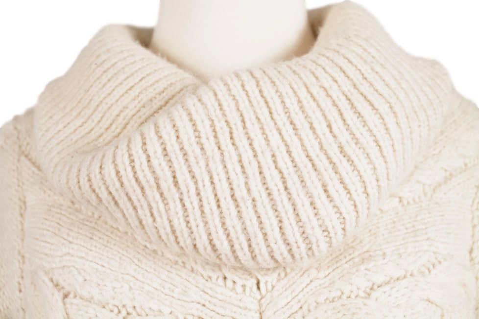 BCBGMAXAZRIA CABLE KNIT SWEATER - eKlozet Luxury Consignment