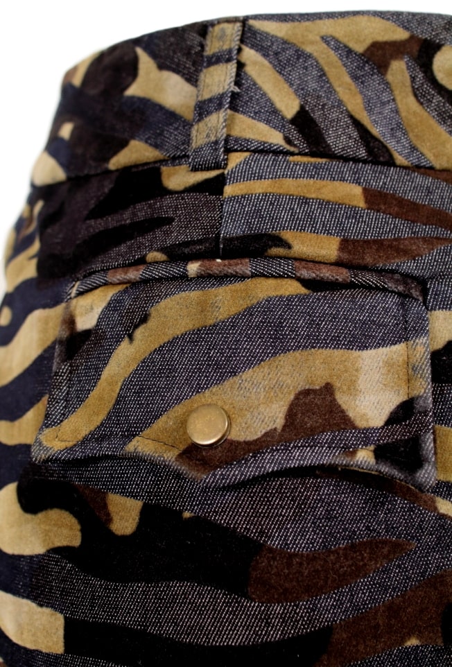 EXPRESS CAMOUFLAGE MINI SKIRT-CLOSEUP - eKlozet Luxury Consignment