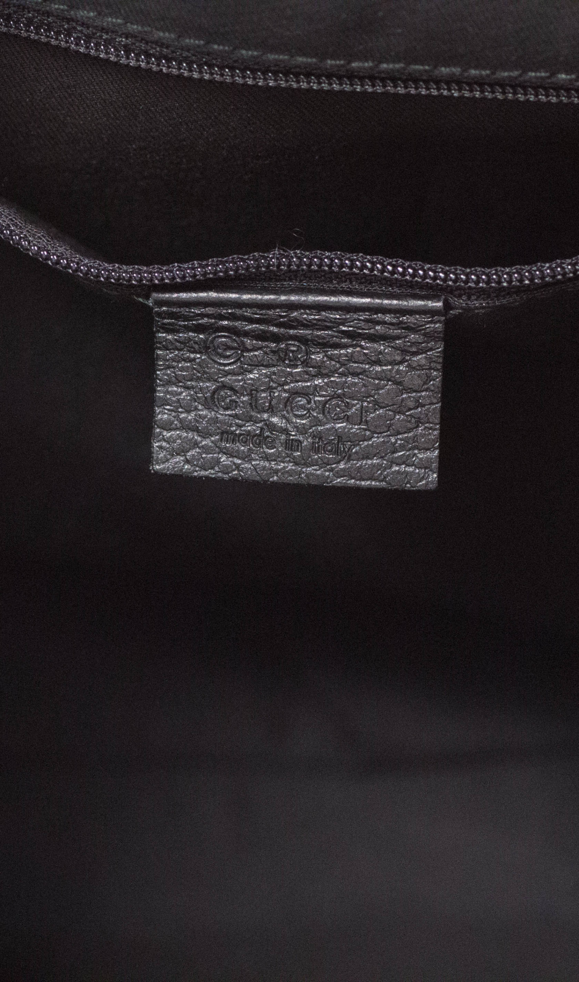 GUCCI SIGNATURE "GG" SHOULDER BAG - eKlozet Luxury Consignment