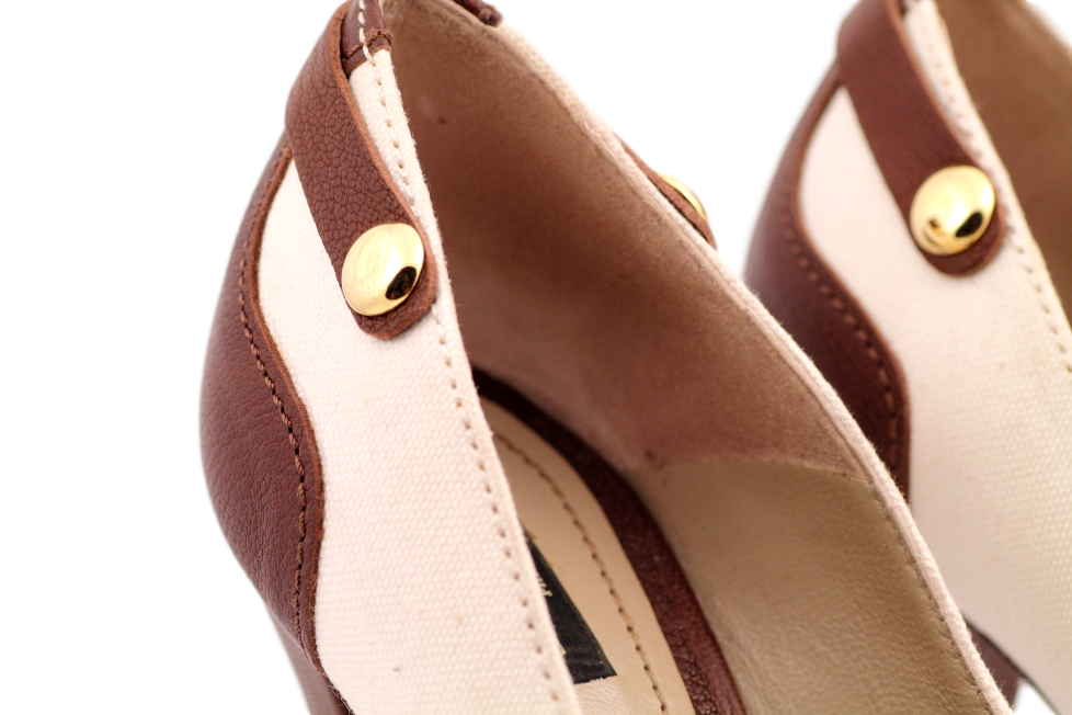 ETRO CREAM AND LEATHER PUMP - eKlozet Luxury Consignment