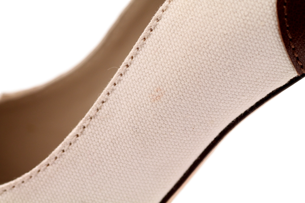 ETRO CREAM AND LEATHER PUMP - eKlozet Luxury Consignment