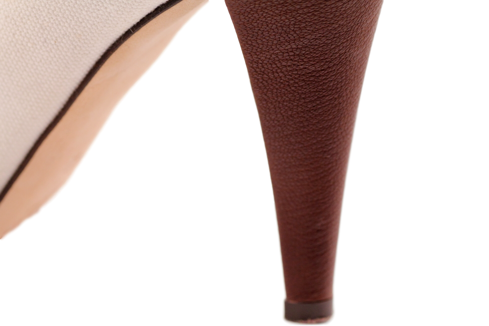 ETRO CREAM AND LEATHER PUMP - eKlozet Luxury Consignment