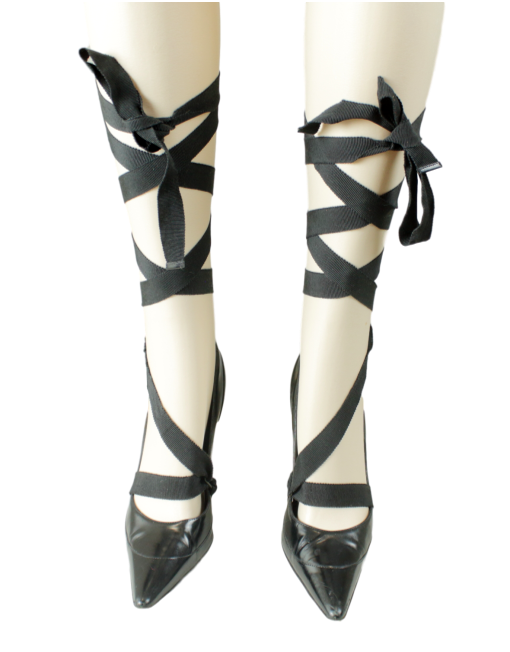 GUCCI Leather Ribbon Tie Up Pumps