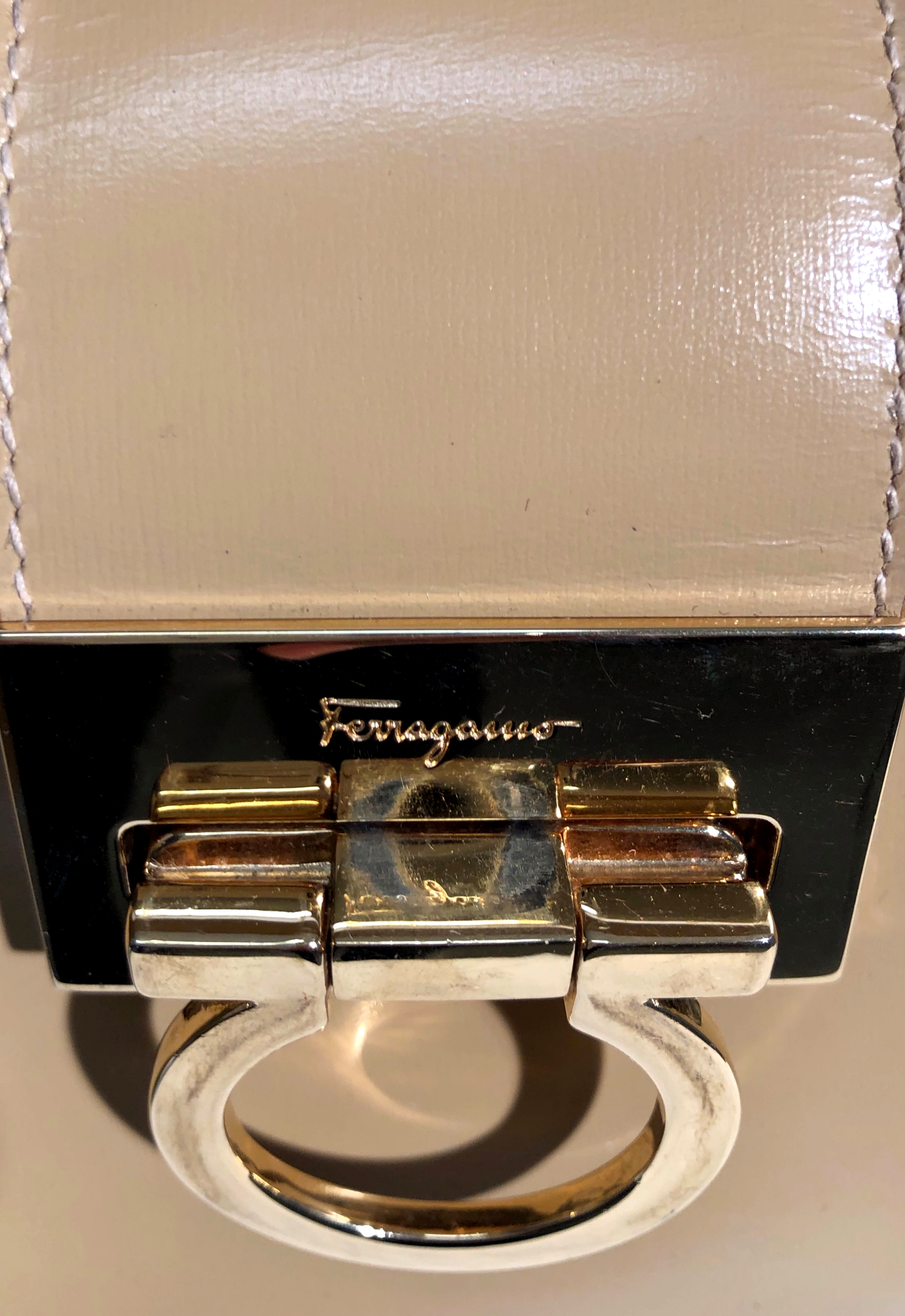SALVATORE FERRAGAMO Leather Gancini Bag - eKlozet Luxury Consignment