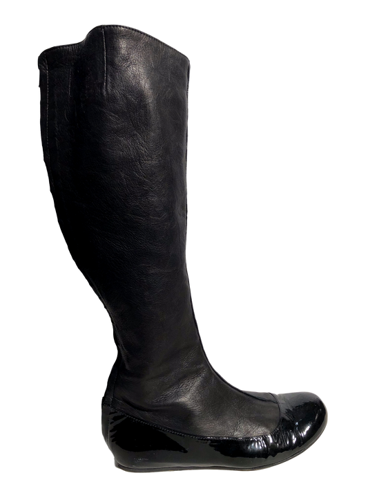 Lanvin Knee-High Leather Round-Toe Boots - eKlozet Luxury Consignment