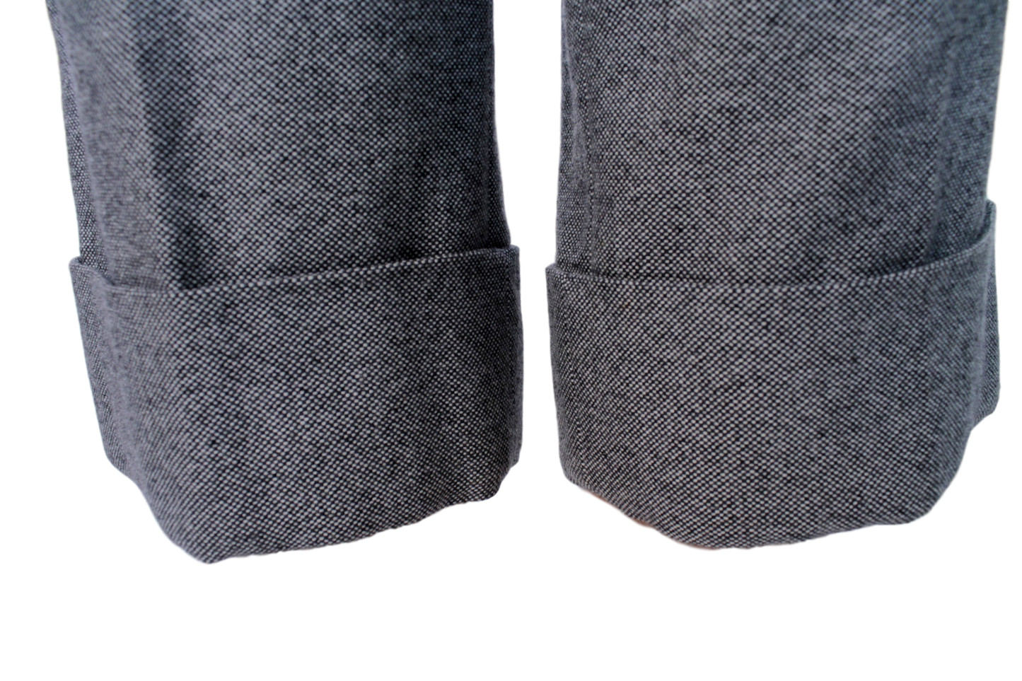 CAROLINA HERRERA KNEE-LENGTH SHORT - eKlozet Luxury Consignment