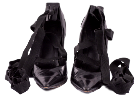 GUCCI LEATHER LACE-UP PUMPS - eKlozet Luxury Consignment