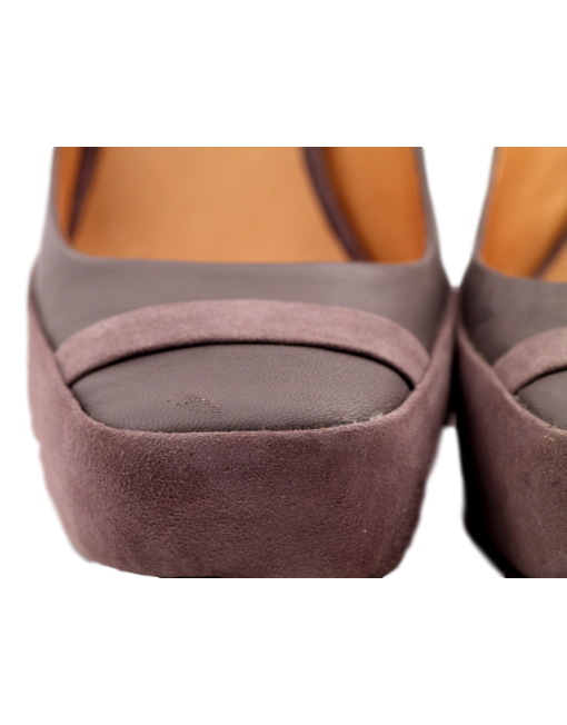 L.A.M.B. LEATHER AND SUEDE 'LEISURE' PUMP - eKlozet Luxury Consignment