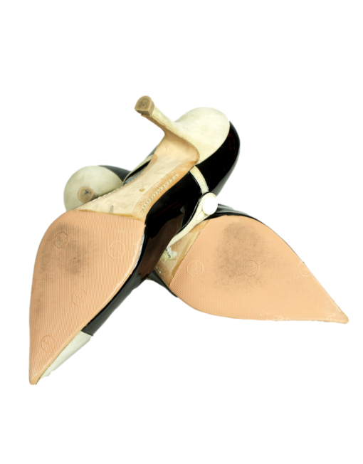 LOUIS VUITTON Pointed Toe Pumps  Sole