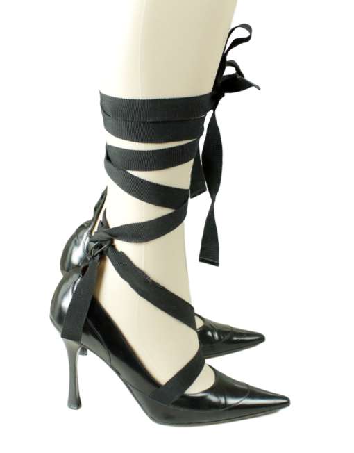 GUCCI Leather Ribbon Tie Up Pumps