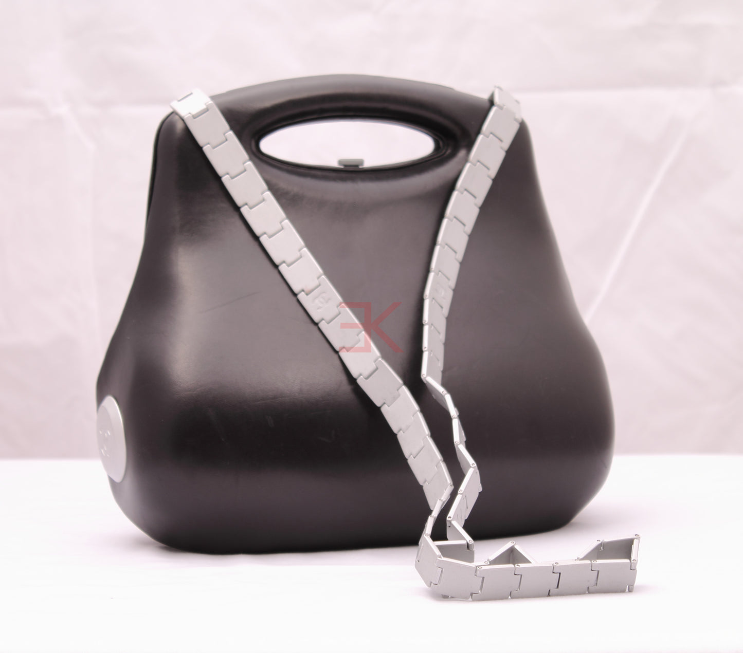 VINTAGE CHANEL BUTT BAG – eKlozet VINTAGE CHANEL BUTT BAG – eKlozet